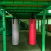 punching2 Saco de boxeo para diversión y ejercicio físico en parque infantil.